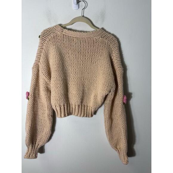 NWT Pretty Garbage Long Sleeve Tan Chunky Knit Cropped Sweater with Roses Sz M - Picture 3 of 3